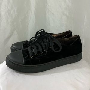Man’s Marc Jacobs Black Velvet Lace Up Sneakers